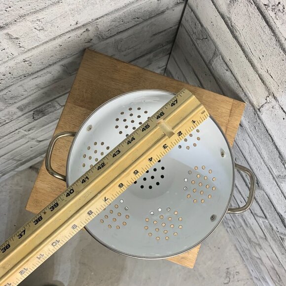 Vintage Strainer Colander Metal Enamel Floral Print 80s Cottagecore Kitchen - Picture 8 of 9